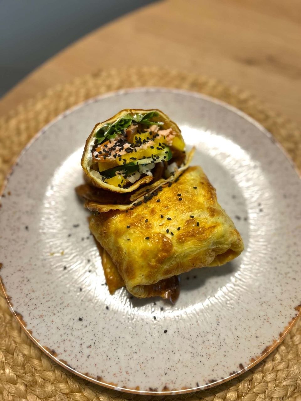 Tortilla wysokobiałkowa z łososiem